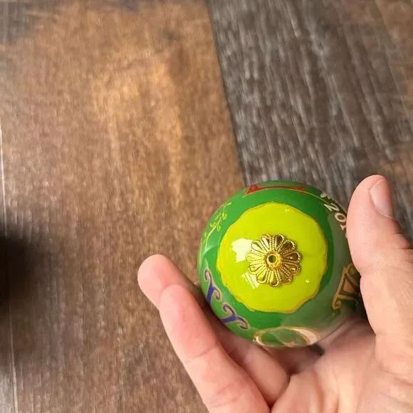 Pier 1 imports Li Bien green peace bulb Christmas‎ ornament 2016 glass - Picture 6 of 10